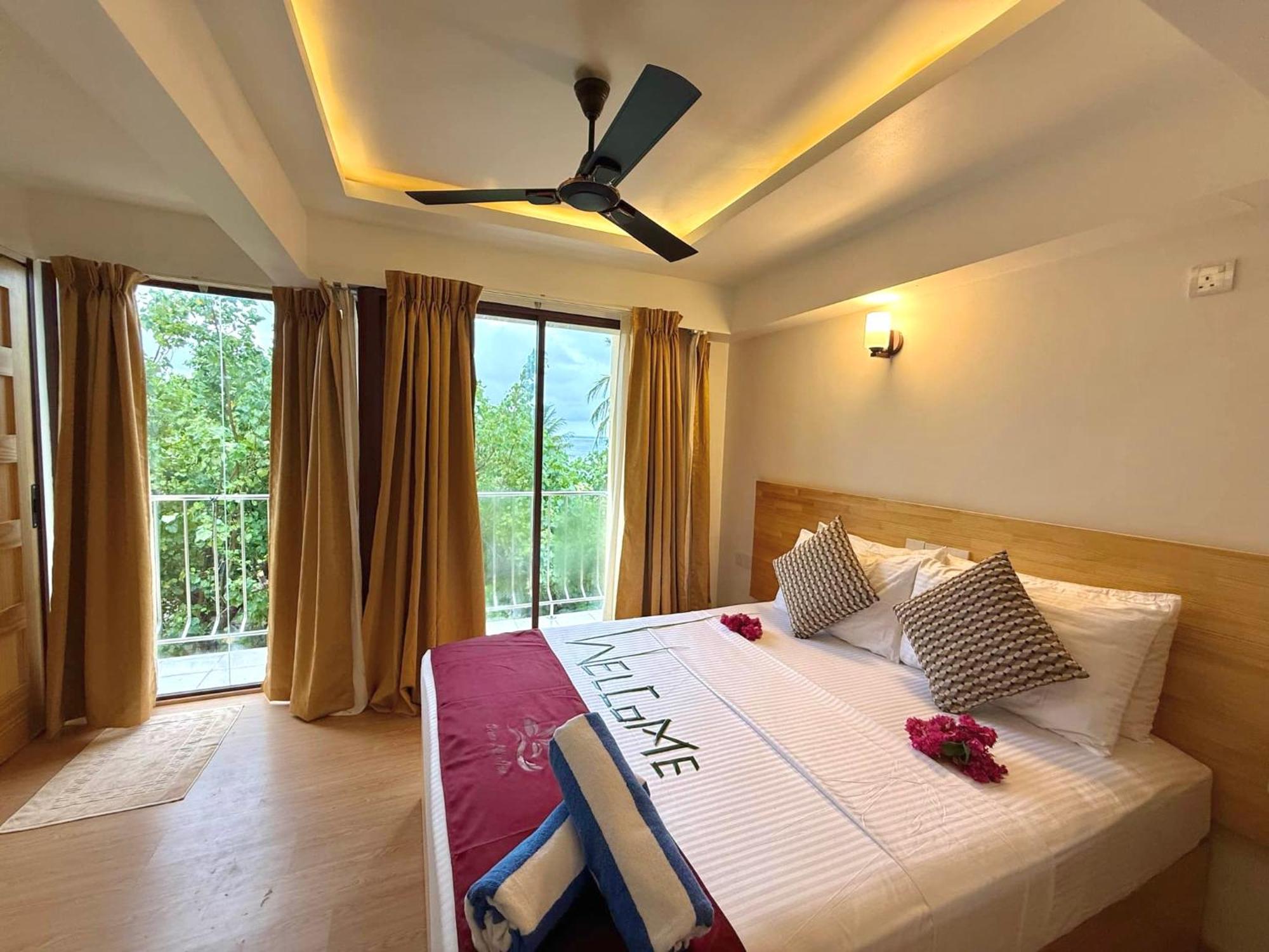 Ocean Lilly Inn Hangnaameedhoo Bagian luar foto